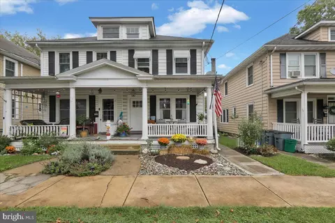 345 Front St, Lititz, PA 17543