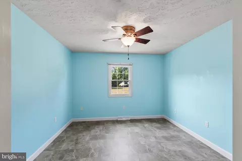 Bedroom - 462 Crosswinds Dr, Lititz, PA 17543 photo 1 of 4