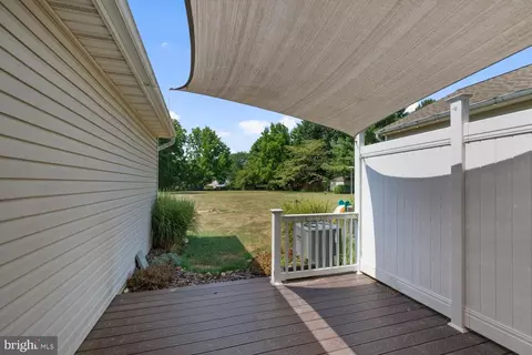 Exterior - 462 Crosswinds Dr, Lititz, PA 17543 photo 4 of 6