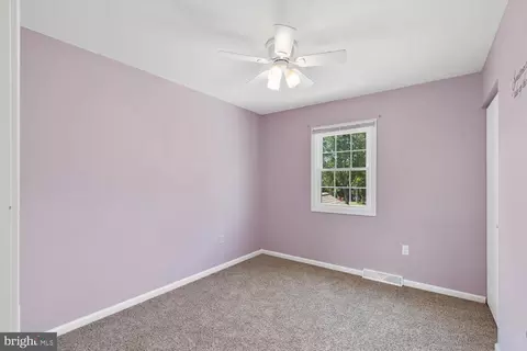 Bedroom - 462 Crosswinds Dr, Lititz, PA 17543 photo 2 of 4