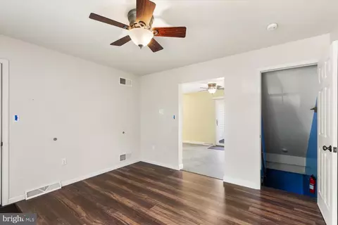 Entry Way - 462 Crosswinds Dr, Lititz, PA 17543 photo 1 of 4