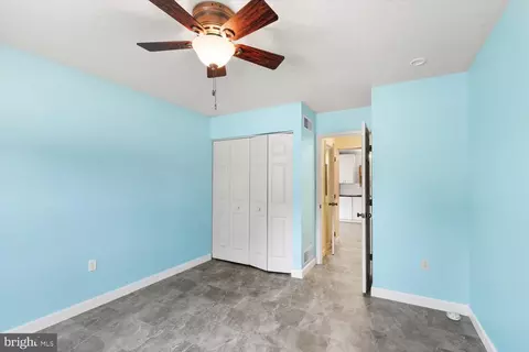 Entry Way - 462 Crosswinds Dr, Lititz, PA 17543 photo 4 of 4