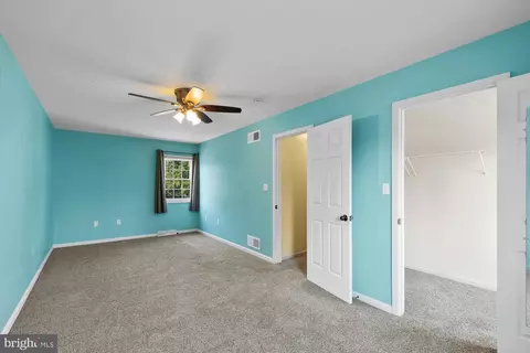 Bedroom - 462 Crosswinds Dr, Lititz, PA 17543 photo 3 of 4