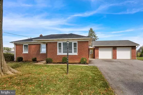 203 Wynwood Dr, Willow Street, PA 17584