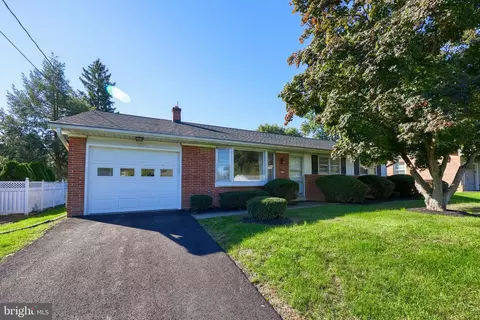 1606 Lambeth Rd, Lancaster, PA 17601