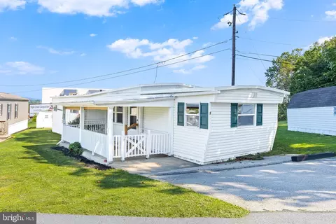 1 Vista Ln, Manheim, PA 17545