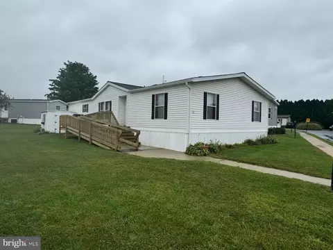 20 Moccasin Dr, Ephrata, PA 17522