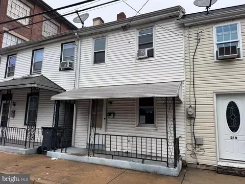 217 S 3rd St, Columbia, PA 17512