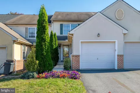 1545 Queen Ln, Lancaster, PA 17601