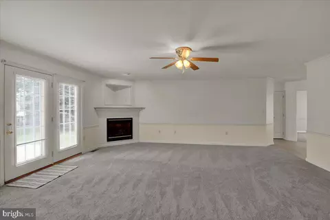 Living - 320 Royal Hunt Way, Lititz, PA 17543 photo 3 of 4