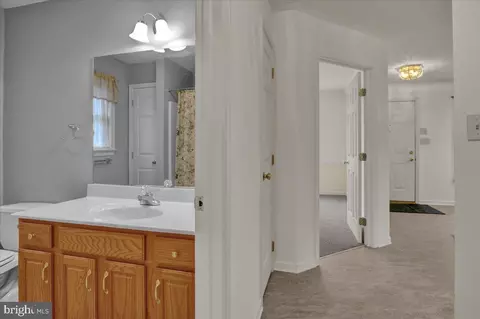 Entry Way - 320 Royal Hunt Way, Lititz, PA 17543 photo 4 of 4