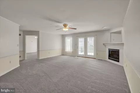 Living - 320 Royal Hunt Way, Lititz, PA 17543 photo 1 of 4