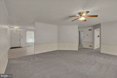 Living - 320 Royal Hunt Way, Lititz, PA 17543 photo 2 of 4