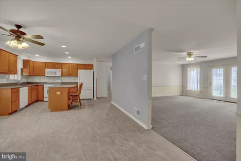 Entry Way - 320 Royal Hunt Way, Lititz, PA 17543 photo 1 of 4