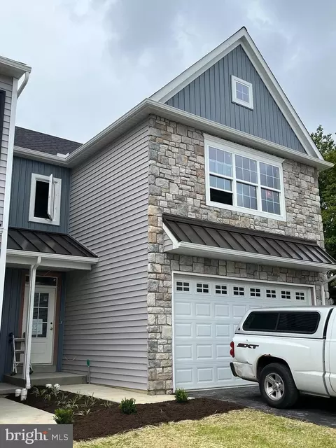2490 Spring Water Cir #72, Lancaster, PA 17601