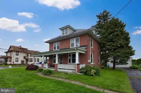 995 W Main St, New Holland, PA 17557