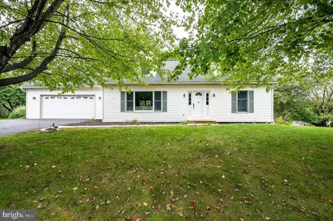 222 Elsie Ln, Denver, PA 17517