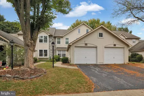 616 Crestgate Pl, Millersville, PA 17551