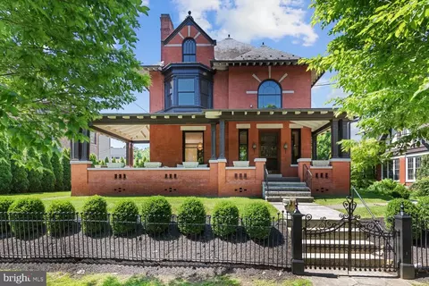 910 Marietta Ave, Lancaster, PA 17603
