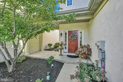 712 Woodfield Dr, Lititz, PA 17543 photo 4