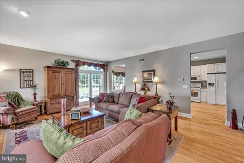 712 Woodfield Dr, Lititz, PA 17543 photo 9
