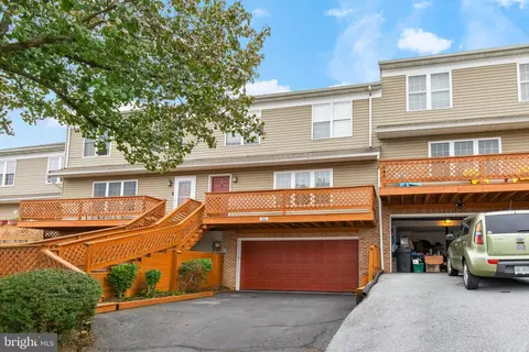 104 Pinnacle Point Dr, Lancaster, PA 17601