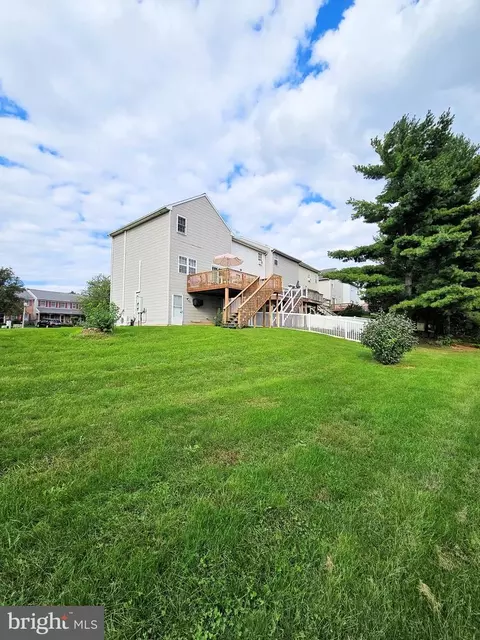 28 Brookfield Rd, Lititz, PA 17543 photo 2