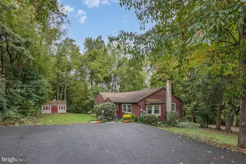 317 W Brubaker Valley Rd, Lititz, PA 17543 photo 2