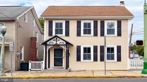 Exterior - 379 E Main St, Lititz, PA 17543 photo 4 of 4