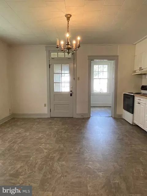 45 W Lincoln Ave, Lititz, PA 17543 photo 4