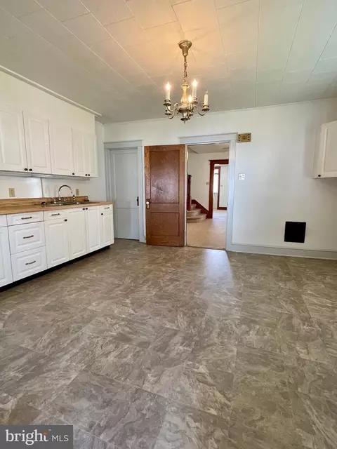 45 W Lincoln Ave, Lititz, PA 17543 photo 6