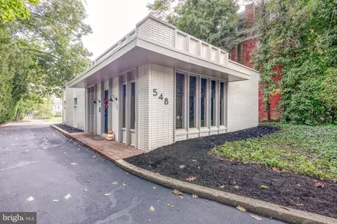 548 Chestnut St, Columbia, PA 17512