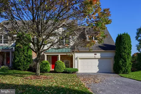 107 Foxgate Ct, Millersville, PA 17551