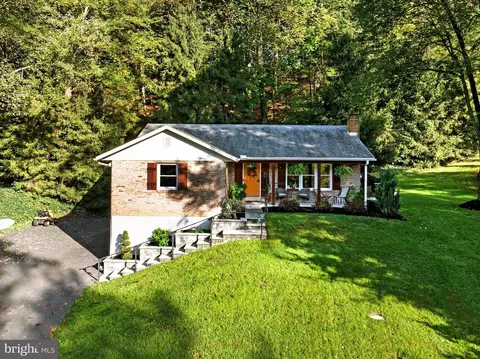 1215 Pennsy Rd, Pequea, PA 17565