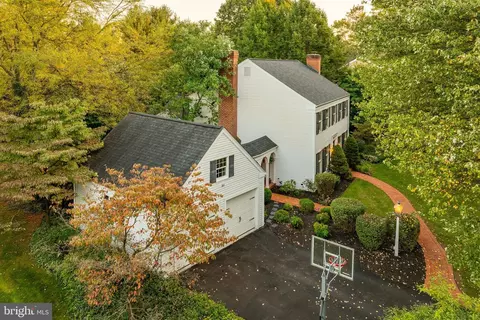 631 Northlawn Dr, Lancaster, PA 17603