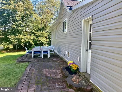 Exterior - 765 Maple St, Lititz, PA 17543 photo 2 of 4