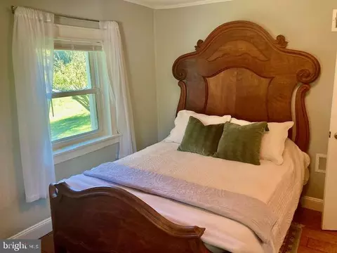 Bedroom - 765 Maple St, Lititz, PA 17543 photo 2 of 7