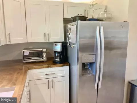 Kitchen - 765 Maple St, Lititz, PA 17543 photo 4 of 5