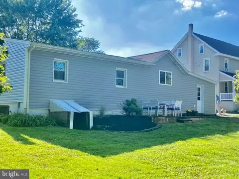 Exterior - 765 Maple St, Lititz, PA 17543 photo 4 of 4