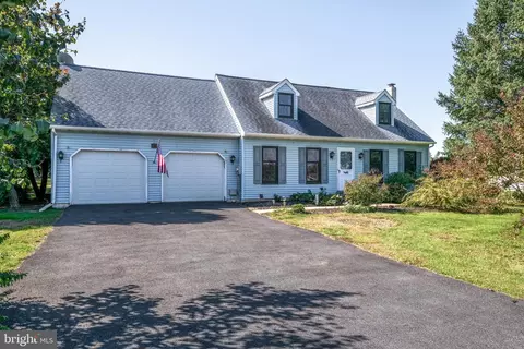 728 Newport Ave, Gap, PA 17527
