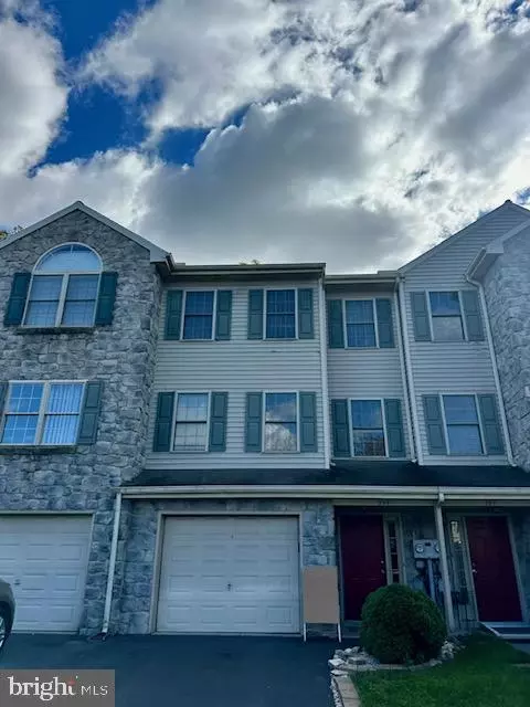 399 Crosswinds Dr, Lititz, PA 17543