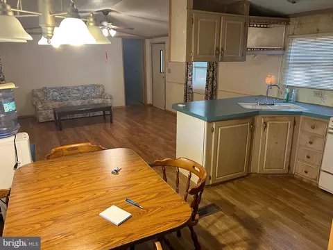 27 Earl Ln, Lititz, PA 17543 photo 6