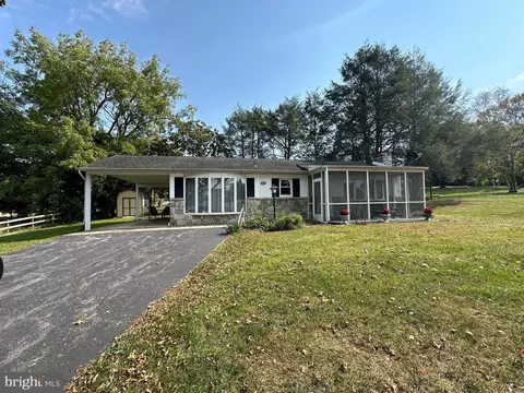 135 W Girl Scout Rd, Stevens, PA 17578