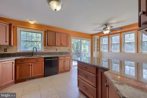 22 E Grant St, Lititz, PA 17543 photo 13