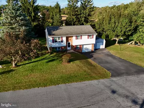 View/Area - 201 Beechwood Dr, Lititz, PA 17543 photo 1 of 8