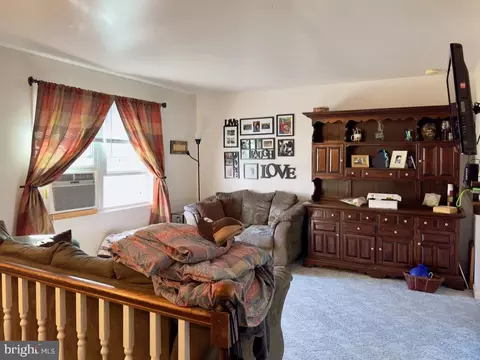 Living - 201 Beechwood Dr, Lititz, PA 17543 photo 3 of 3