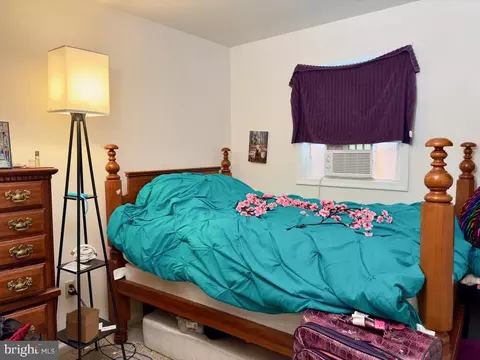 Bedroom - 201 Beechwood Dr, Lititz, PA 17543 photo 2 of 5