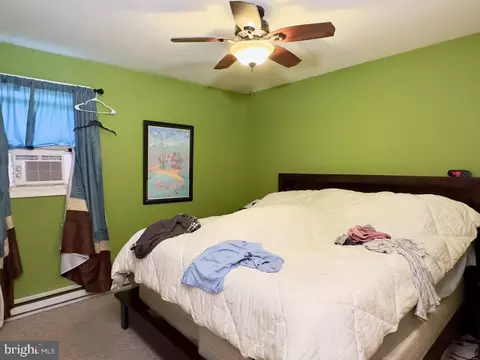 Bedroom - 201 Beechwood Dr, Lititz, PA 17543 photo 4 of 5