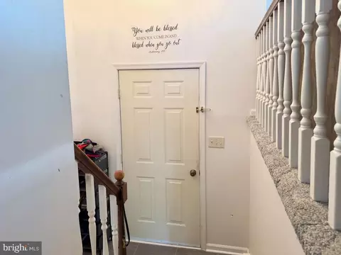 Entry Way - 201 Beechwood Dr, Lititz, PA 17543 photo 1 of 4