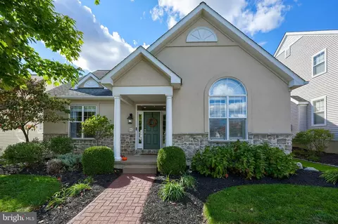 1012 Olympia St, Lititz, PA 17543